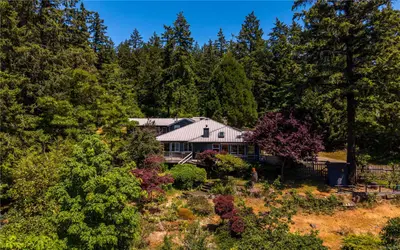148 Oakspring Rd, Salt Spring BC V8K 1S8