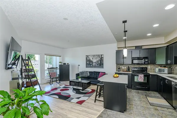 3915 Carey Rd #205, Saanich BC V8Z 1Z6 - 1 bed, 1.0 bath in Saanich