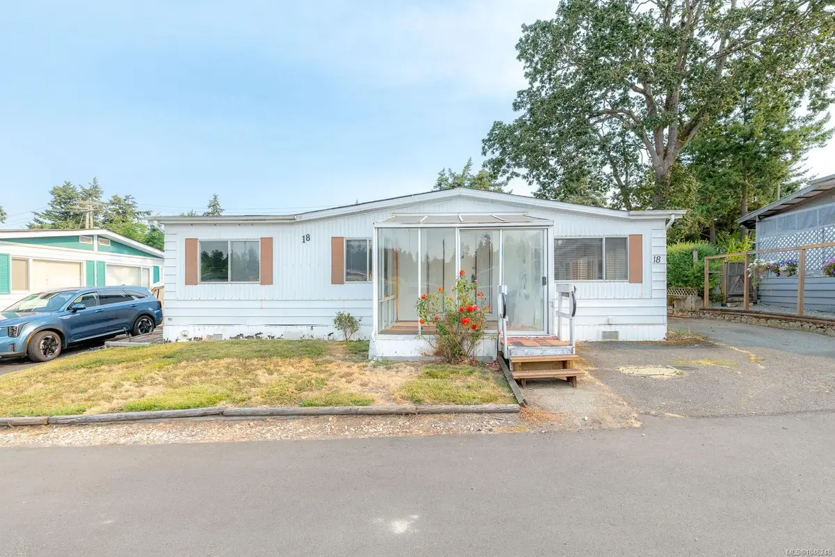 158 Cooper Rd #18, View Royal BC V9A 7B3