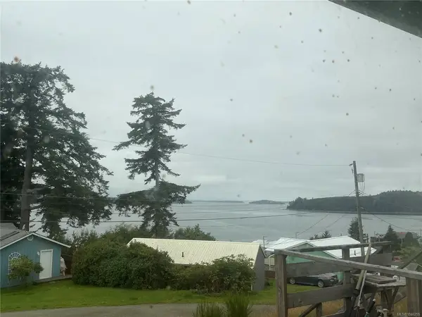 299 Hawthorne Rd, Alert Bay BC V0N 1A0 - 2 bed, 1 bath property for sale in Alert Bay