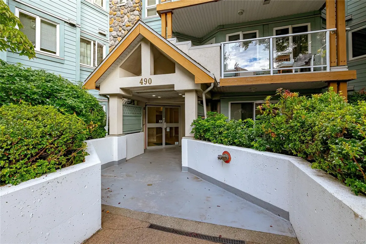 490 Marsett Pl #102, Saanich BC V8Z 7J1