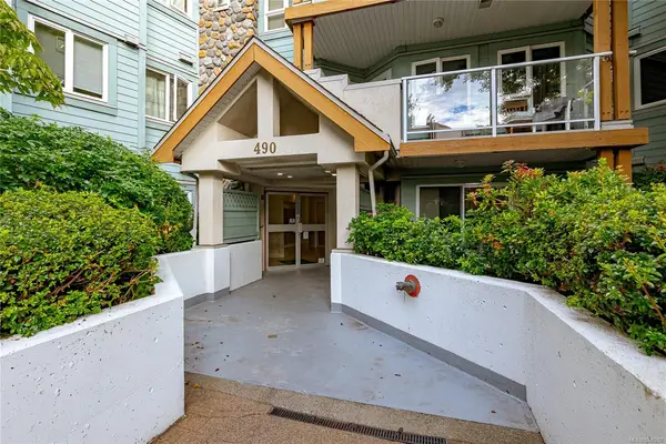 490 Marsett Pl #102, Saanich BC V8Z 7J1 - 2 bed, 2.0 bath in Saanich