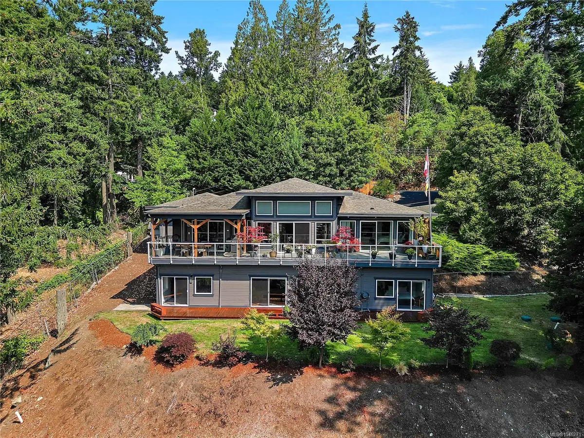 1205 Hillgrove Rd, North Saanich BC V8L 5K7