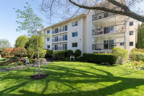 2323 Hamiota St #402, Oak Bay BC V8R 2N1 - 2 bed, 2.0 bath in Oak Bay