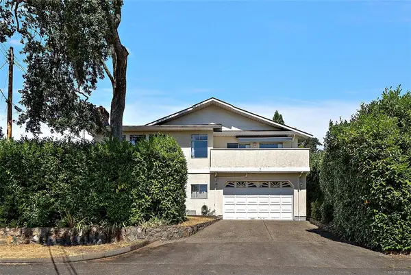 3301 Argyle Pl, Saanich BC V8P 5R8 - 4 bed, 3 bath property for sale in Saanich