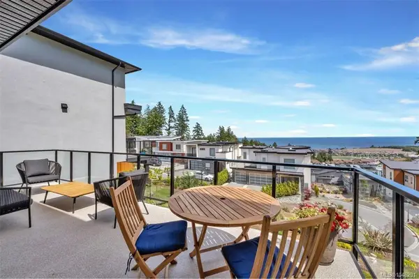 528 Delora Dr, Colwood BC V9C 0M2 - 4 bed, 4.0 bath in Colwood
