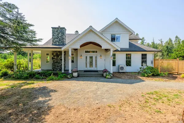 485 Southwind Rd, Comox BC V9M 3T9 - 4 bed, 3 bath property for sale in Comox