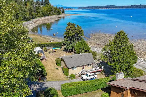 4995 Shoreline Dr, Bowser BC V0R 1G0 - 2 bed, 1 bath property for sale in Bowser