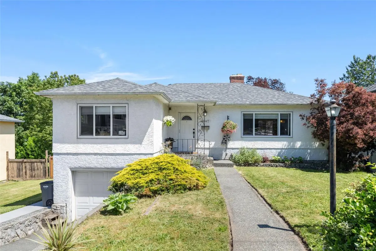 4147 Hawkes Ave, Saanich BC V8Z 3Y9