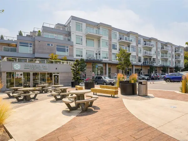 5118 Cordova Bay Rd #M102, Saanich BC V8Y 2K5 - 2 bed, 2.0 bath in Saanich