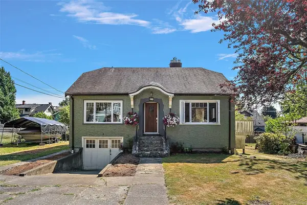 81 Logan Ave, Saanich BC V9A 1H4 - 3 bed, 2.0 bath in Saanich