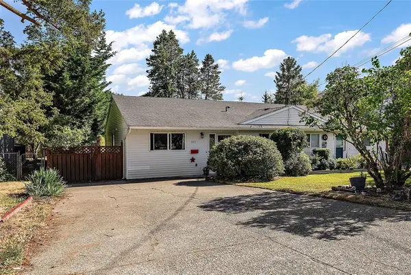 855 Sevenoaks Rd, Saanich BC V8X 3V8 - 3 bed, 1 bath property for sale in Saanich