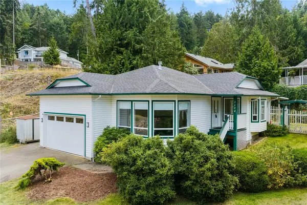 3104 Dolphin Dr, Nanoose Bay BC V9P 9J2 - 3 bed, 2 bath property for sale in Nanoose Bay