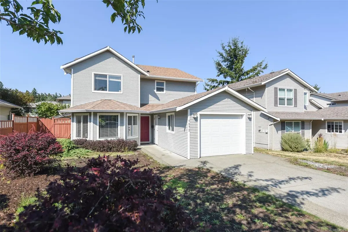 1272 Crown Pl, Comox BC V9M 4G9