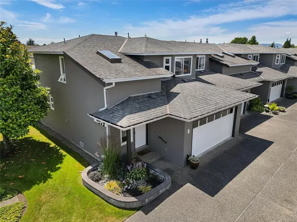 10072 Third St #1, Sidney BC V8L 3B3 - 2 bed, 2.0 bath in Sidney