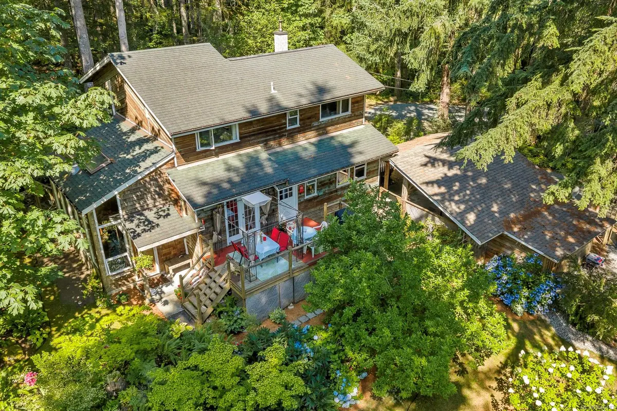 6425 Fitzgerald Rd, Merville BC V9J 1N7