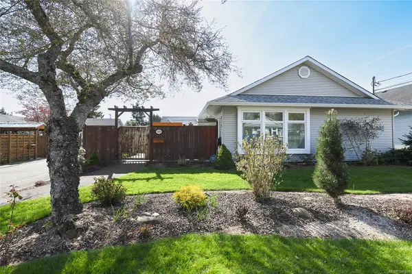 810 Park Pl #A, Courtenay BC V9N 8L6 - 2 bed, 2.0 bath in Courtenay