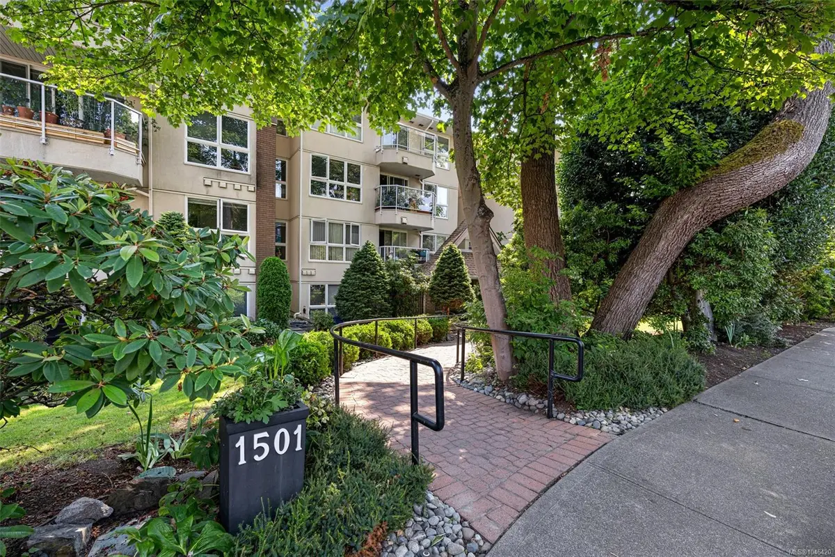 1501 Richmond Ave #401, Victoria BC V8R 4P7