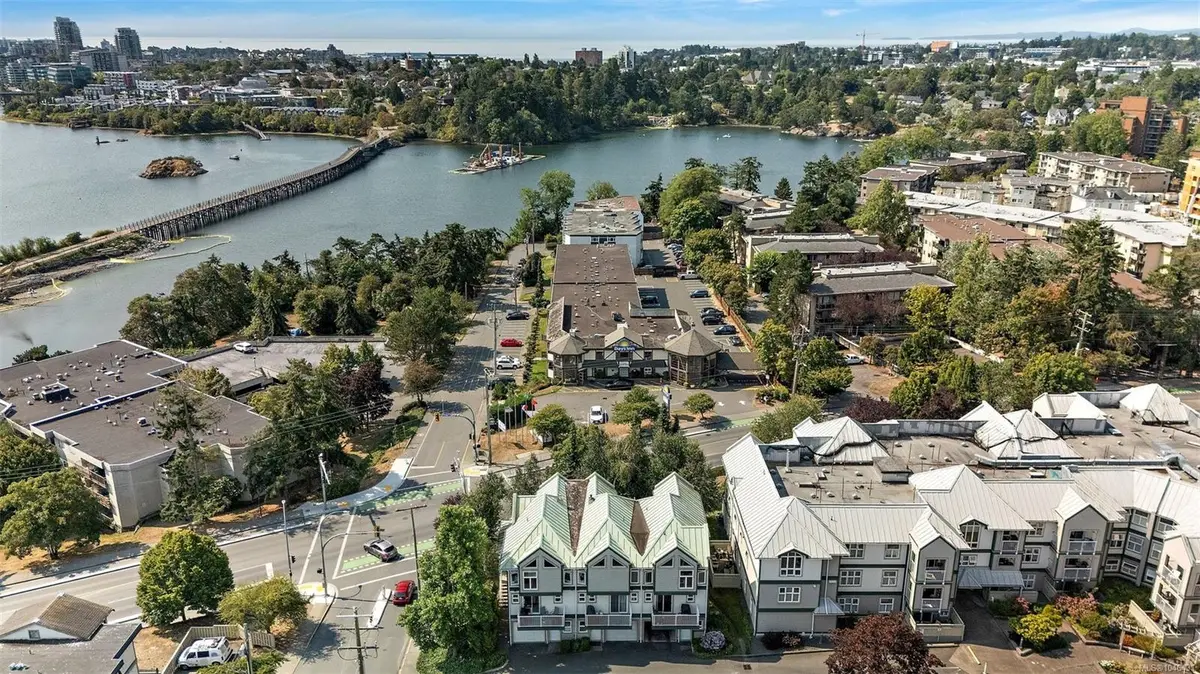 234 Gorge Rd E, Victoria BC V9A 1L5
