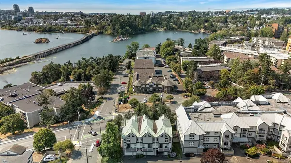 234 Gorge Rd E, Victoria BC V9A 1L5 - 3 bed, 3 bath property for sale in Victoria