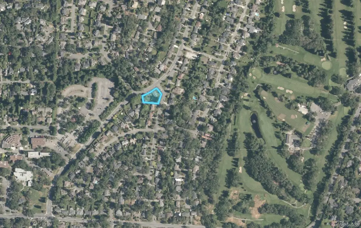 3294 Henderson Rd, Oak Bay BC V8P 5A6