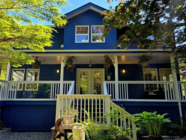 1212 Lynn Rd, Tofino BC V0R 2Z0 - 6 bed, 5.0 bath in Tofino