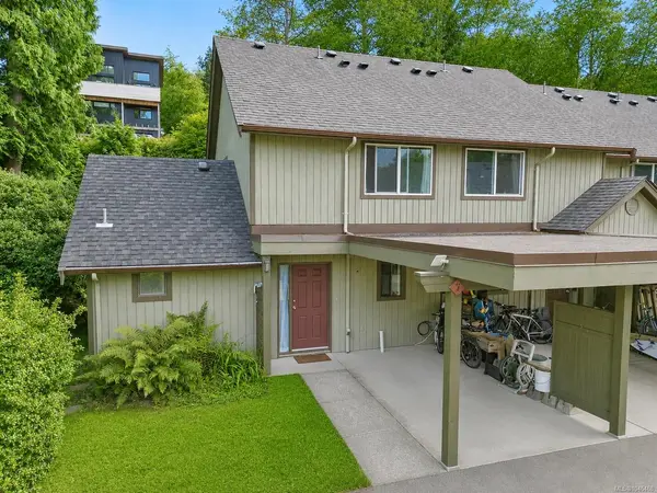 595 Gibson St #7, Tofino BC V0R 2Z0 - 3 bed, 2 bath property for sale in Tofino