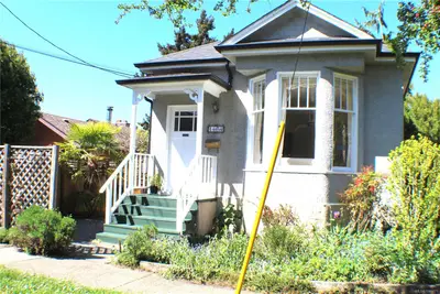 1404 Taunton St, Victoria BC V8R 1W9