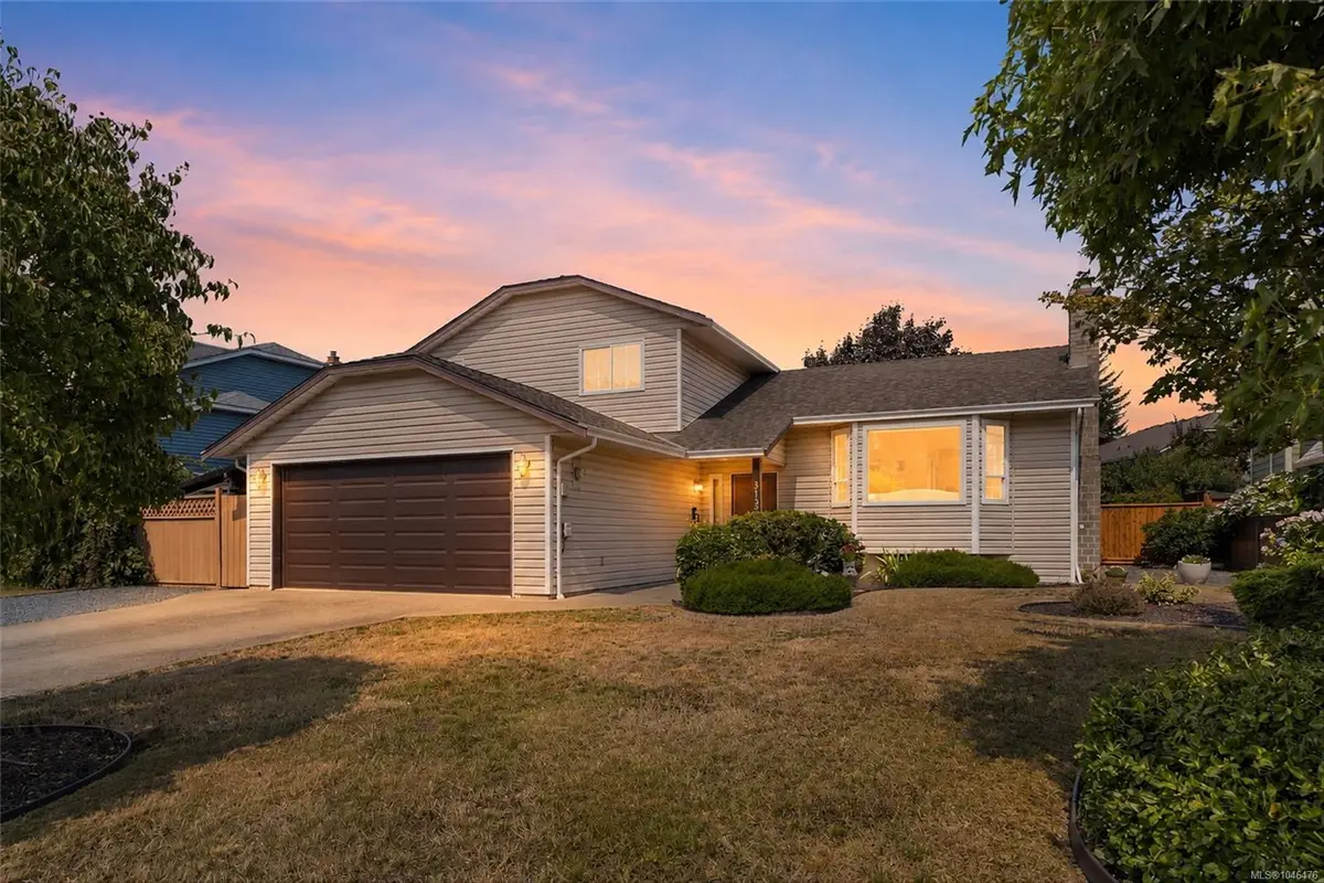 3137 Antrobus Cres, Colwood BC V9B 5M8