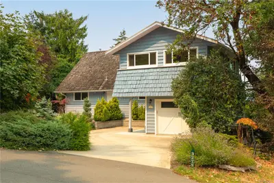 3279 Blueback Dr, Nanoose Bay BC V9P 9J1