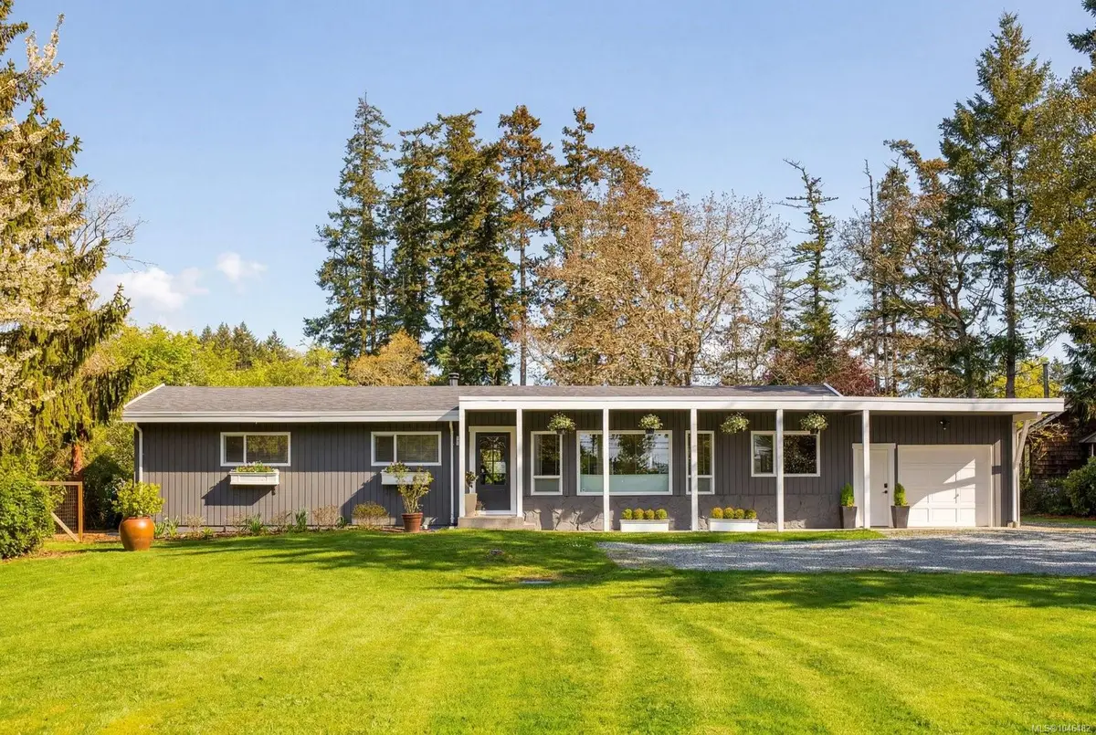 826 Birch Rd, North Saanich BC V8L 5R9