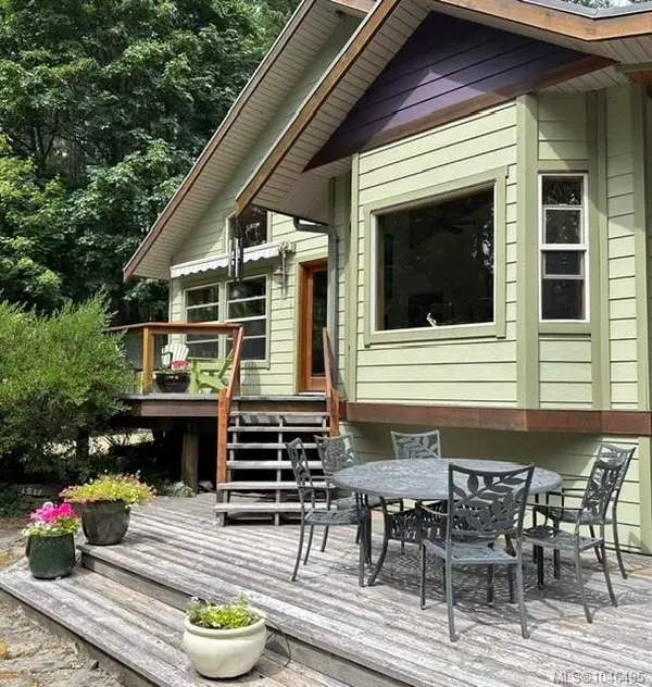 2575 Coho Dr, Gabriola Island BC V0R 1X7 - 2 bed, 2 bath property for sale in Gabriola Island