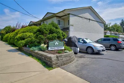 1537 Noel Ave #105, Comox BC V9M 3H8