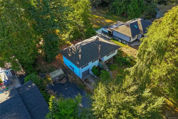 5287 Santa Clara Ave, Saanich BC V8Y 1W6 - 3 bed, 1 bath property for sale in Saanich