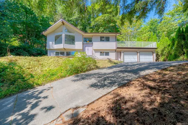 2151 Lakeside Dr, Nanaimo BC V9X 1A8 - 3 bed, 2.0 bath in Nanaimo