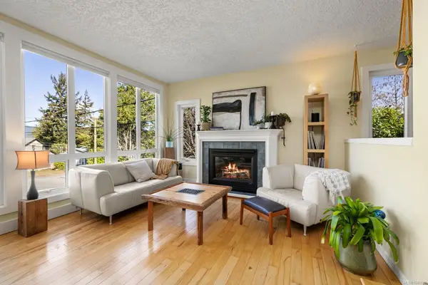 3223 Sedgwick Dr, Colwood BC V9C 3K2 - 4 bed, 3.0 bath in Colwood