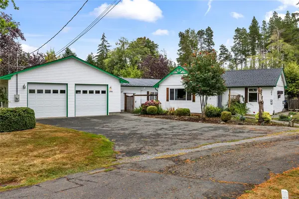 594 Pym St N, Parksville BC V9P 1B6 - 3 bed, 3.0 bath in Parksville