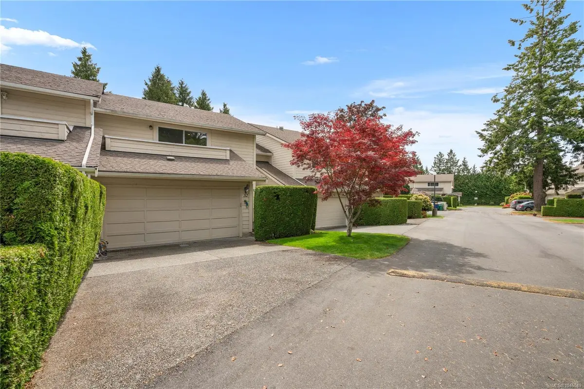 1287 Verdier Ave #32, Central Saanich BC V8M 1H1