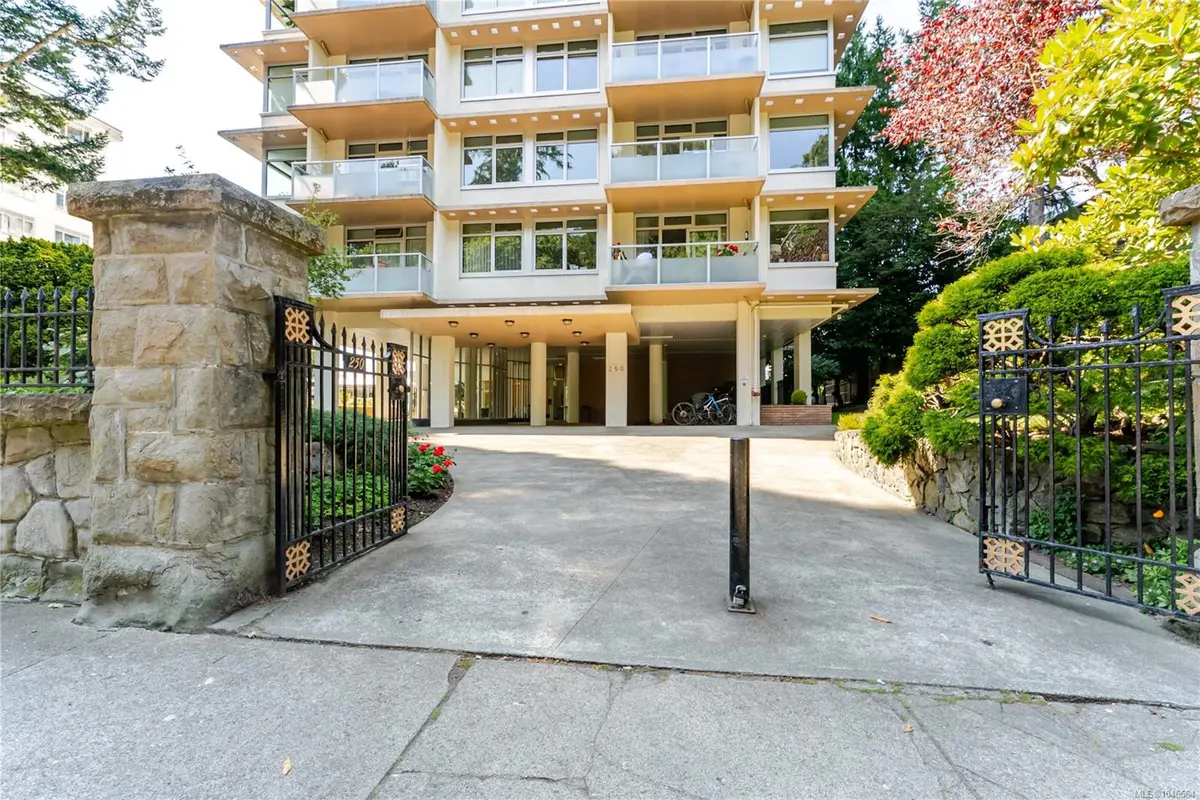 250 Douglas St #101, Victoria BC V8V 2P4