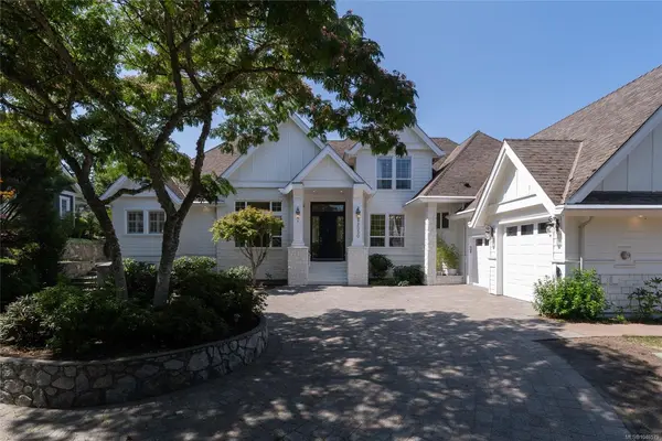 2050 Troon Crt, Langford BC V9B 6R6 - 4 bed, 3.0 bath in Langford