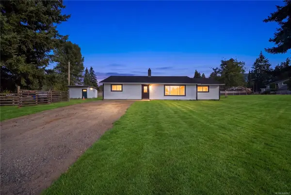 3538 Foxglove Rd, Qualicum Beach BC V9K 1V8 - 4 bed, 3 bath property for sale in Qualicum Beach