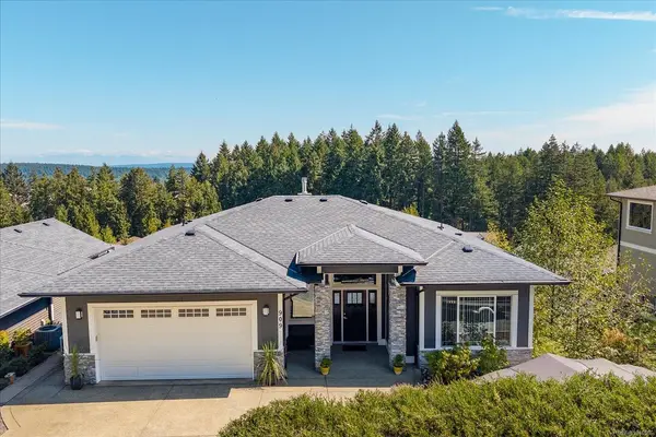 909 Hanington Rd, Ladysmith BC V0G 0A4 - 4 bed, 4 bath property for sale in Ladysmith