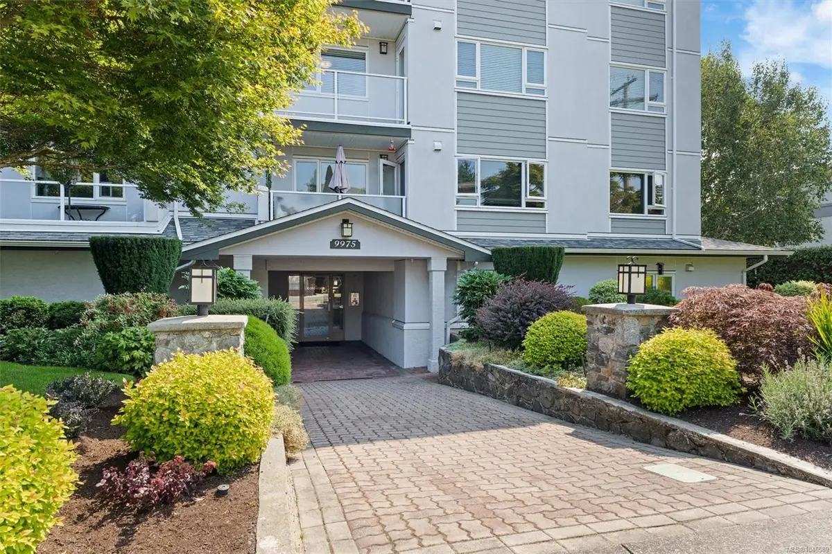9975 Fifth St #302, Sidney BC V8L 2X6