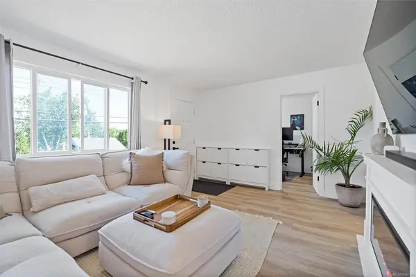 1143 Lockley Rd, Esquimalt BC V9A 4S5 - 3 bed, 1.0 bath in Esquimalt