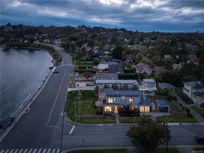430 St. Patrick St, Oak Bay BC V8S 4X3