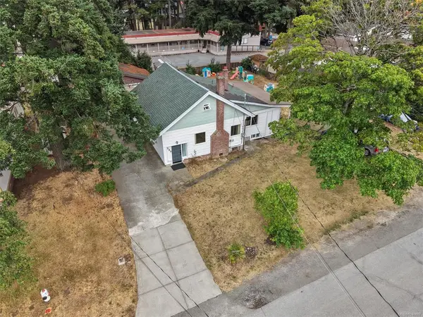 588 Heatherly Rd, Colwood BC V9C 1K1 - 4 bed, 2.0 bath in Colwood