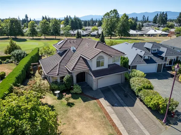 3165 Royal Vista Way, Courtenay BC V9V 1P5 - 3 bed, 4.0 bath in Courtenay