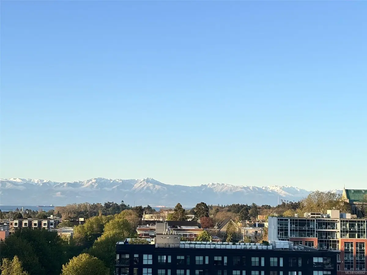 989 Johnson St #813, Victoria BC V8V 0E3