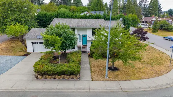 1001 Timberwood Dr, Nanaimo BC V9R 6N9 - 4 bed, 2.0 bath in Nanaimo