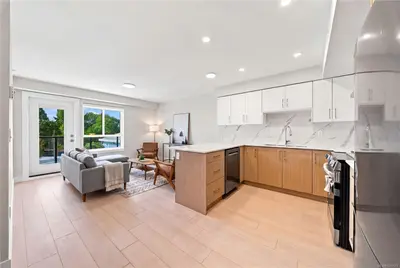 171 Jensen Ave W #302, Parksville BC V9P 1K3